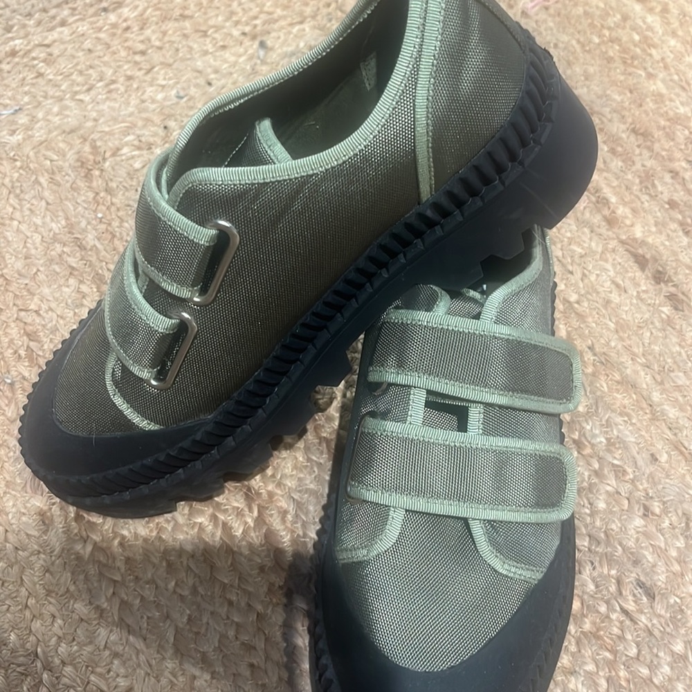 Anthropologie Silent D Lugg sneaker green Velcro army chunky 40